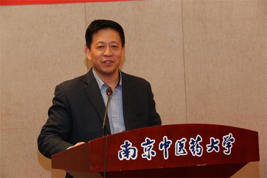 伟德国际1949官网校长胡刚致辞并做主题报告